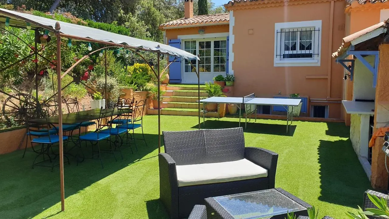 La Villa Poupee Grambois 0*,  Frankrike