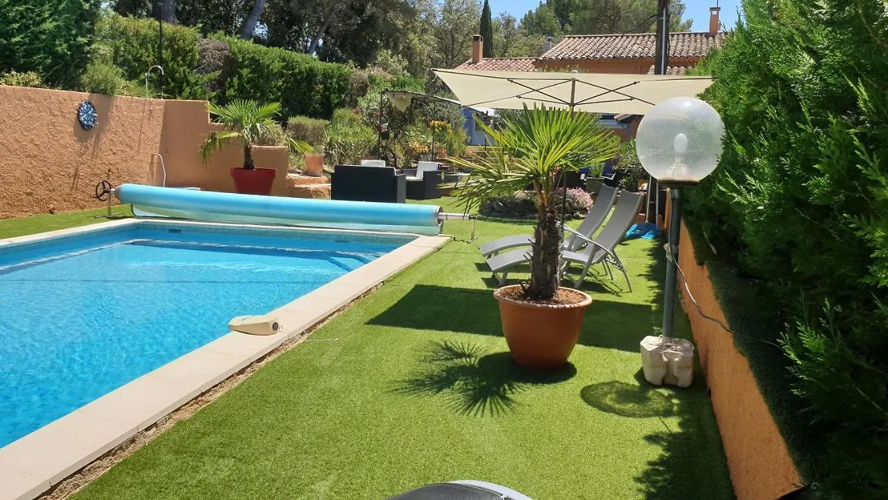 La Villa Poupee Grambois 0*,